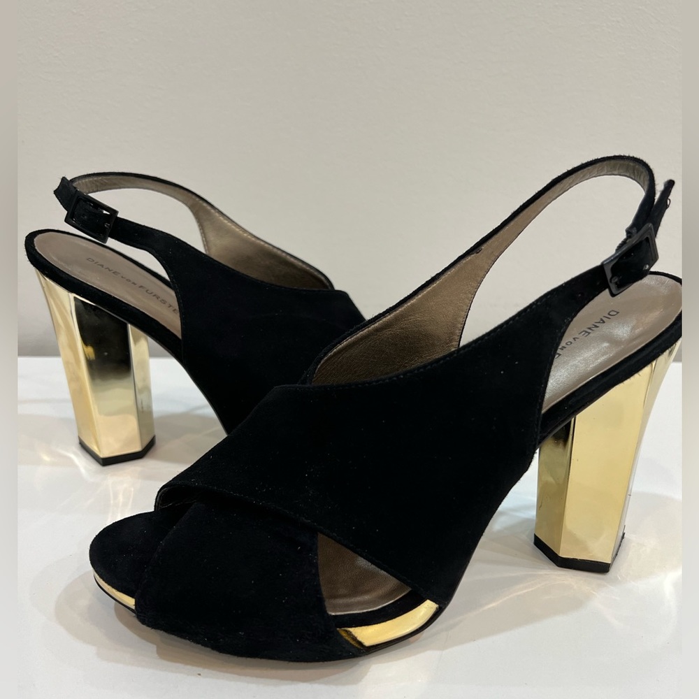 Diane Von Furstenberg Pumps with Gold Heel